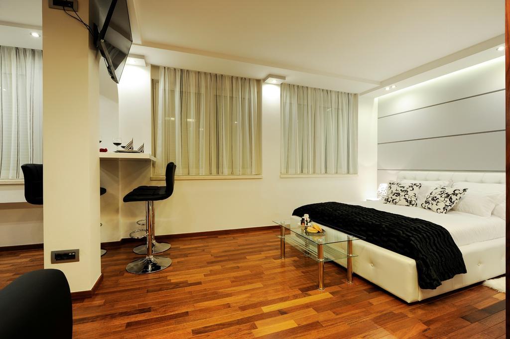 Main Street Studio And Rooms Zadar Room photo