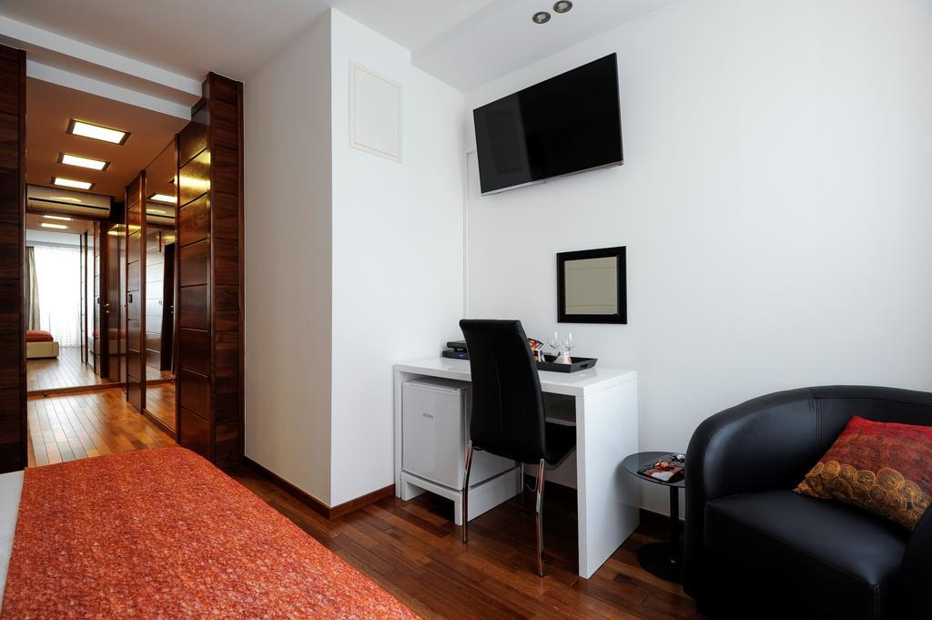 Main Street Studio And Rooms Zadar Room photo