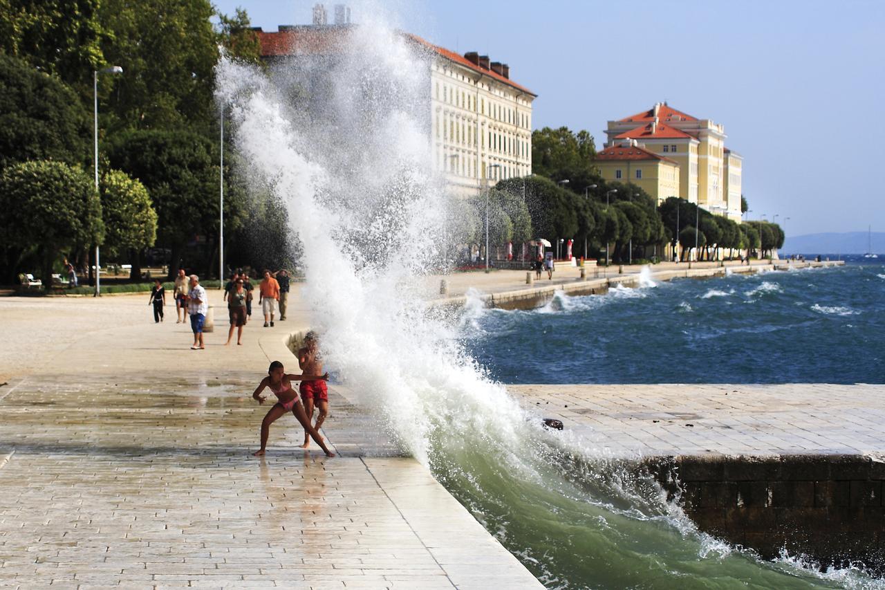 Main Street Studio And Rooms Zadar Exterior photo